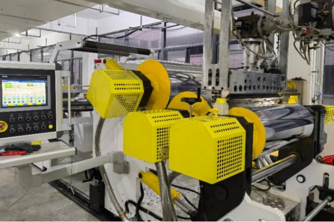 550kg/H Plastic PET Sheet Extrusion Line Multiple Feed SIEMENS Control System